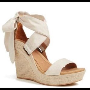 Brand new UGG platform wedges